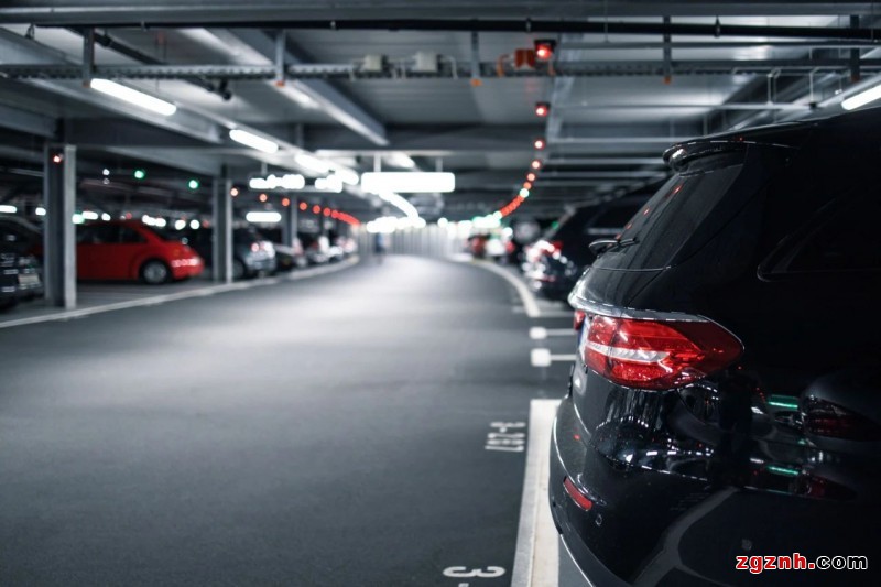 市場(chǎng)需求強(qiáng)勁，全球電動(dòng)汽車電池產(chǎn)能亟需大幅提升