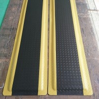 實驗室無味防靜電桌墊，工業(yè)環(huán)保防疲勞腳墊，抗疲勞地墊廠