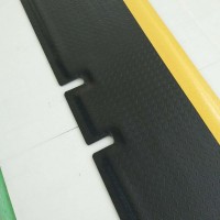 廣州無味防靜電桌墊，緩解疲勞腳墊，環(huán)保防靜電臺墊